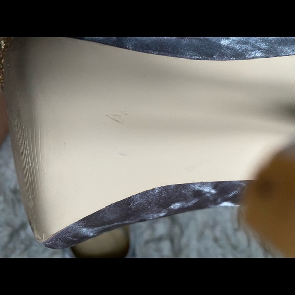 Public Desire velvet grey pointed toe pumps size 4 uk with a 4” heel - Picture 5 of 6